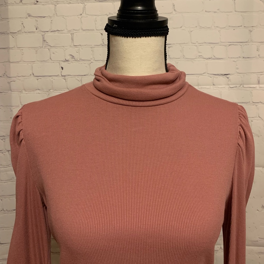 FASHIONNOVA Mauve Ruffled Shoulder Top! - Picture 6 of 10